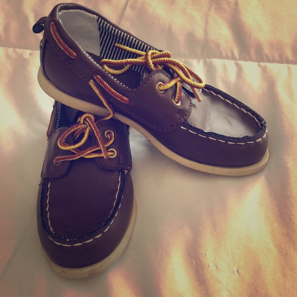 OshKosh B'gosh Other - Oshkosh B Gosh Boys shoes 👞 size 11